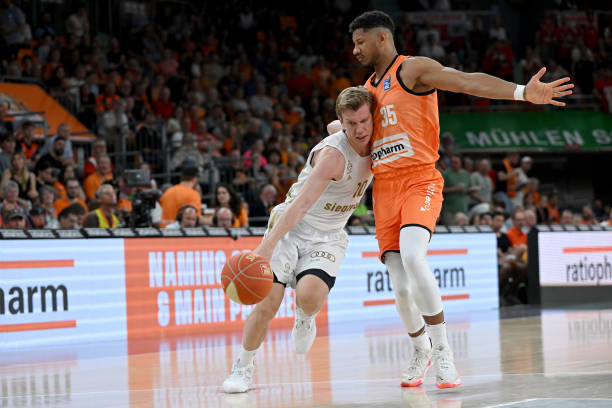 阵新疆男篮 阵新疆男篮